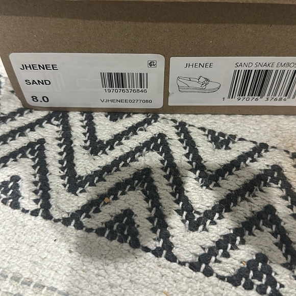 Dolce Vita Jhenee Sneaker - Picture 5 of 5